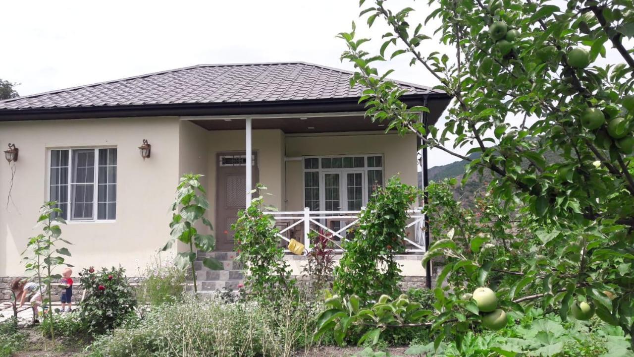 Abbasov'S Guest House-In Lahij Lahic Екстериор снимка