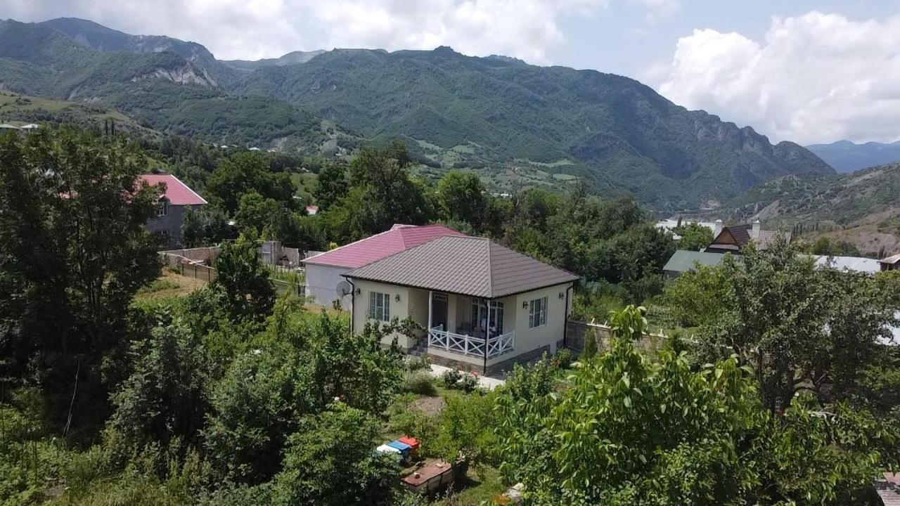 Abbasov'S Guest House-In Lahij Lahic Екстериор снимка
